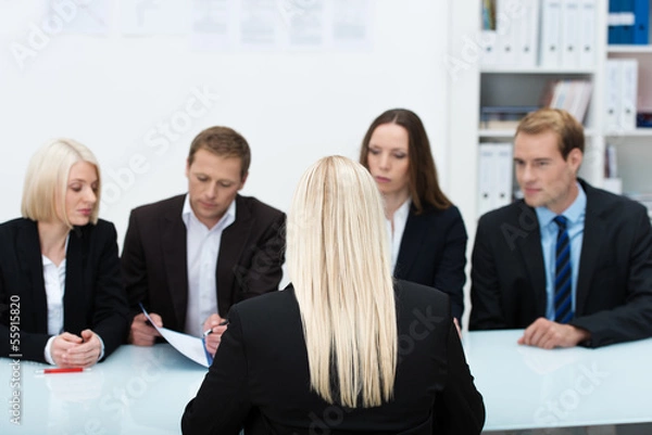 Fototapeta bewerberin im vorstellungsgespräch