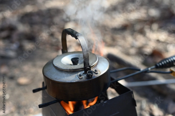 Obraz 焚き火の湯沸かし
