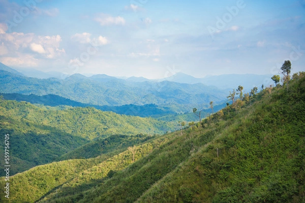 Obraz 登山道から眺める山間部の風景　タイ・カムペーンペット