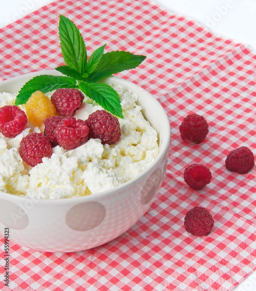 Obraz cheese with raspberries