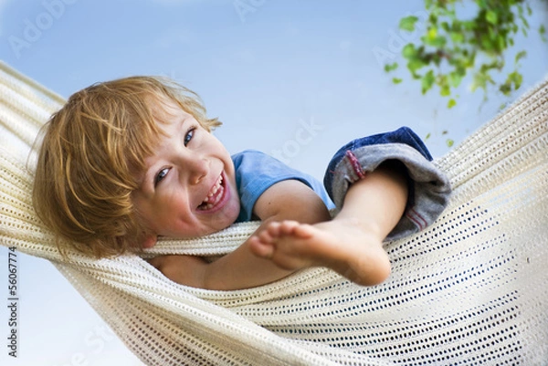 Obraz Śmiejące się dziecko w hamaku