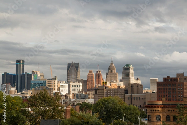 Obraz View of landmark downtown Detroit, Michigan skyline as seen from the Cass corridor midtown area. Shot during a sun and clouds mixed afternoon. September 2022.