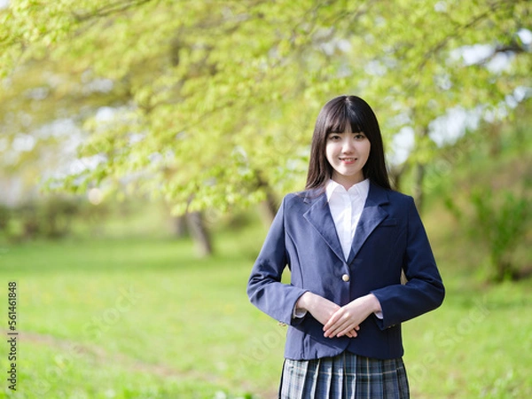 Obraz 上品で育ちの良さが伺える所作の女子学生
