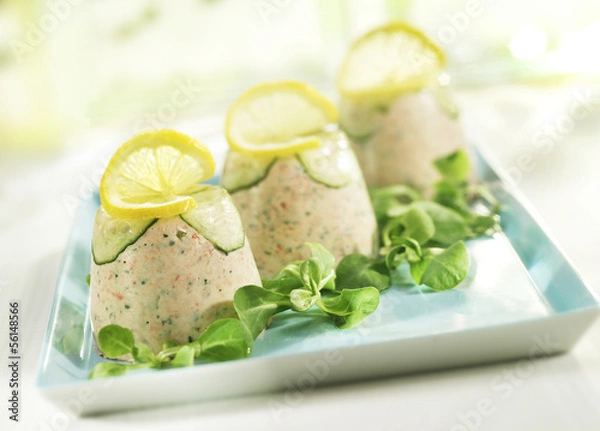 Fototapeta trzy wieże z musem z łososia