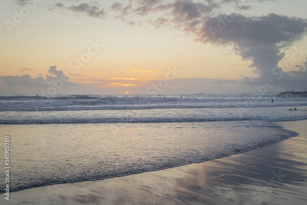 Fototapeta ocean at sunset. the concept of rest and solitude. texture of ocean waves