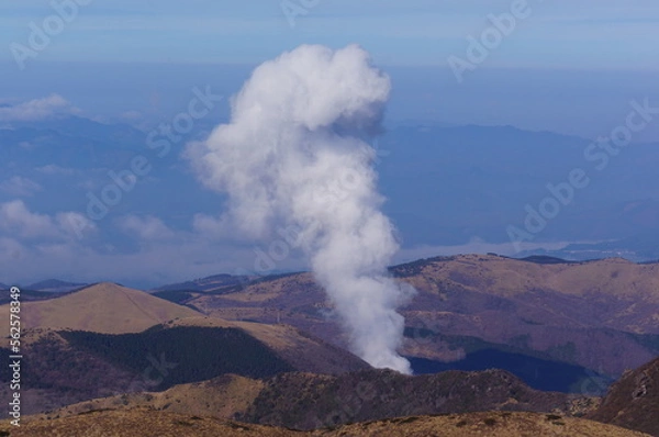 Obraz 噴煙を上げる大地