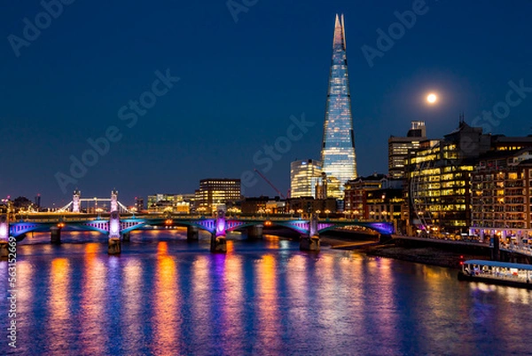 Obraz The Shard in London at night over the Thames