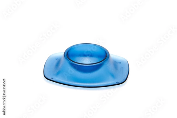 Obraz Blaue Eierbecher auf weißem Hintergrund
