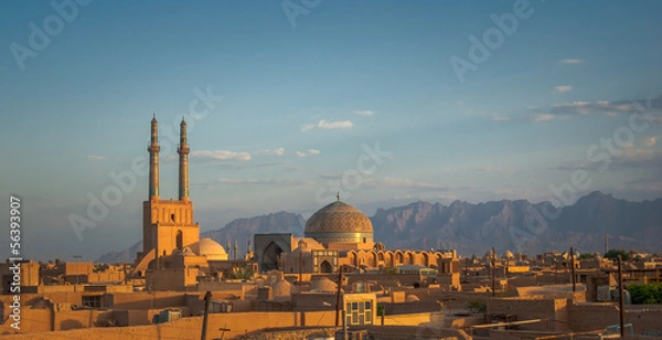 Fototapeta Zachód słońca nad starożytnym miastem Yazd w Iranie
