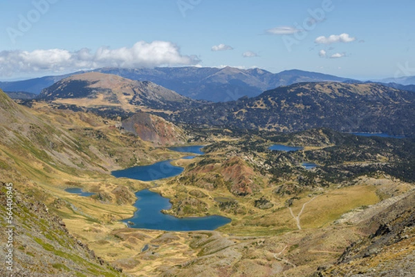 Obraz L'ascension du Pic Carlit en été dans les Pyrénées-Orientales, France