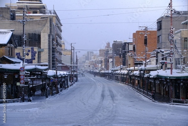 Obraz 2023年1月25日の早朝　京都府京都市　大雪　四条通