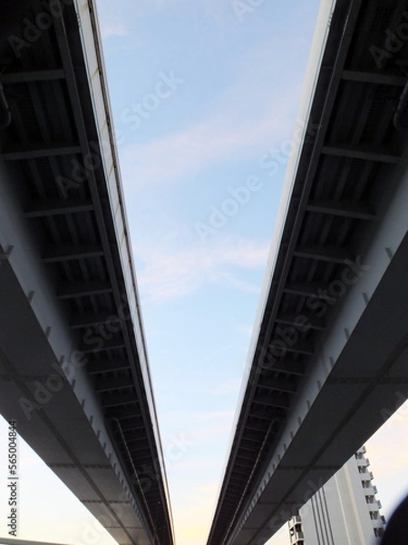 Obraz まっすぐ走る高速道路　空と道路