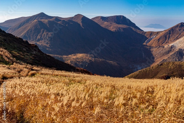 Obraz 三俣山から望む北千里ヶ浜と久住山