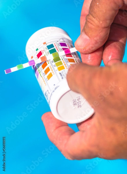 Obraz Contrôler le Ph d'une piscine individuelle