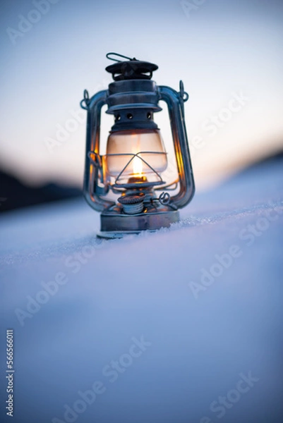 Fototapeta 雪とランタン