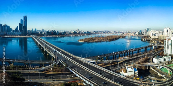 Fototapeta Panorama of the Mapo bridge over the Han River with Yeouido in the background, Seoul, South Korea.