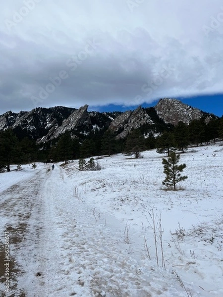 Obraz Hiking The Flatirons In Boulder Colorado 
