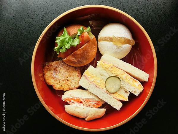 Obraz カラフルな多種類のサンドイッチ