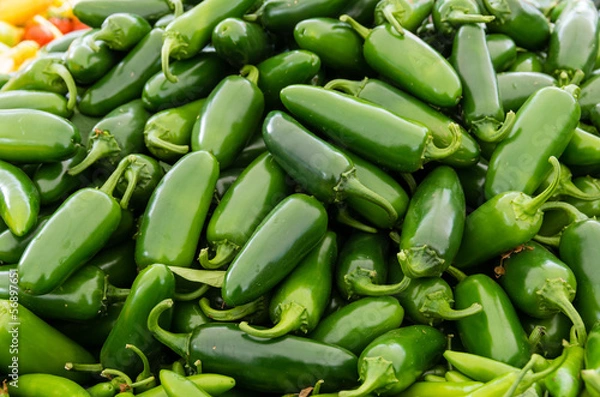 Obraz Ostra papryka jalapeno na rynku