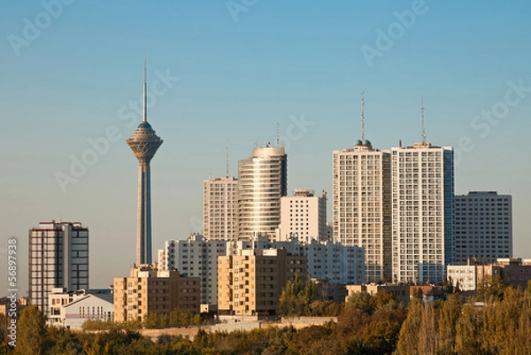 Fototapeta Teheran Skyline i wieżowce w świetle poranka