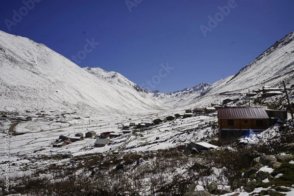Obraz mountain hut in the snow