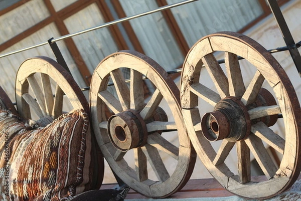 Obraz old wooden wheel