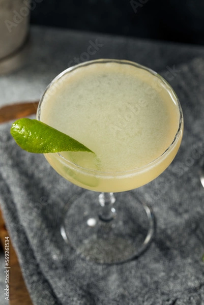 Obraz Cold Boozy Elderflower Gin Gimlet Cocktail