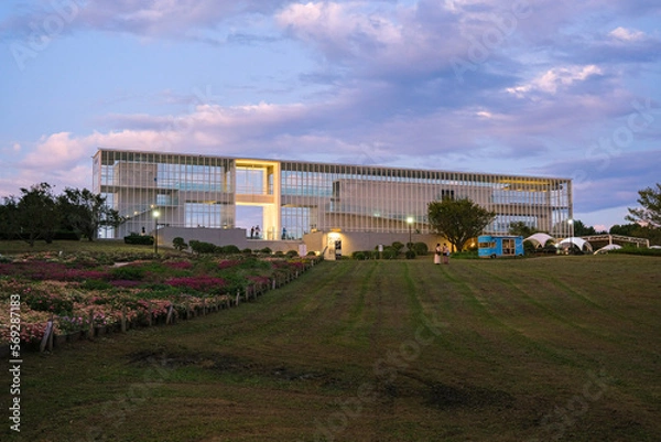 Fototapeta 東京都江戸川区 夕暮れの葛西臨海公園 クリスタルビュー