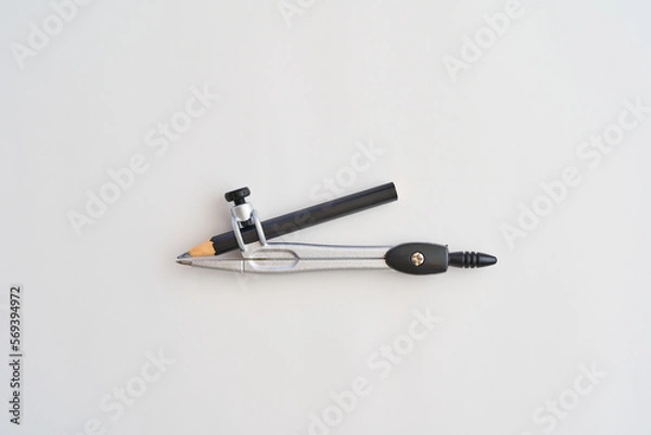 Fototapeta 白背景に置かれたコンパス