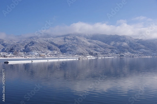 Fototapeta 雪景色の湖畔　K3CP7897