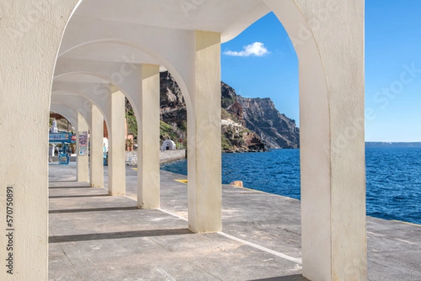 Fototapeta White columns