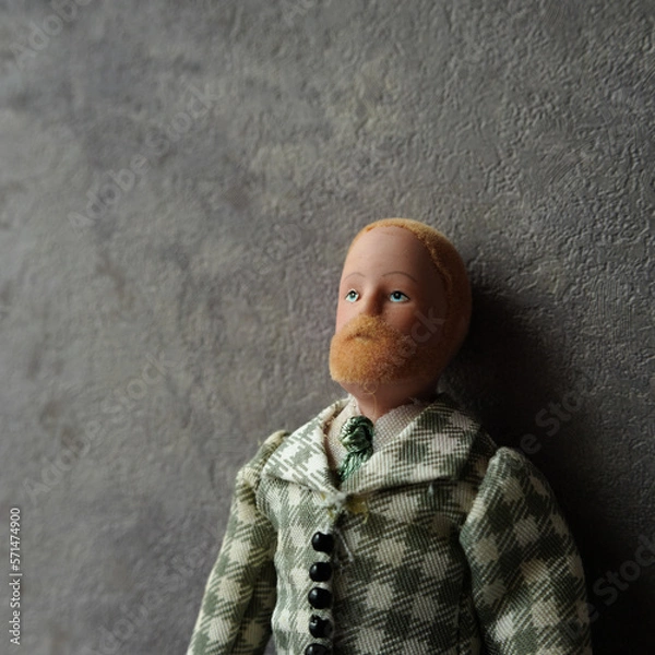 Fototapeta 白人男性の人形　金髪　ミニチュア　コレクション　アニメーション