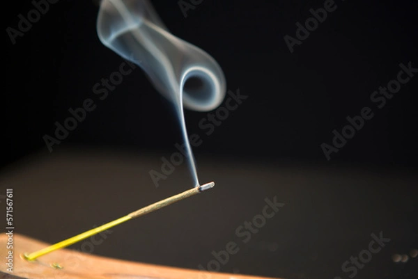 Fototapeta Räucherstäbchen mit Rauch