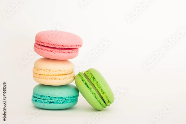 Obraz colorful macaroons isolated on white background, free copy space