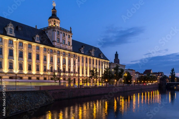 Fototapeta Siedziba Uniwersytetu Wrocławskiego wieczorem