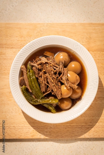 Obraz 간장으로 졸인 계란과 소고기로 만든 장조림