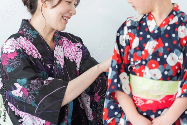 Obraz 和装をする母と娘