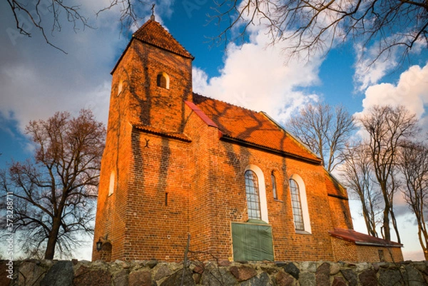 Obraz Romański kościół w Rokiciu koło Płocka