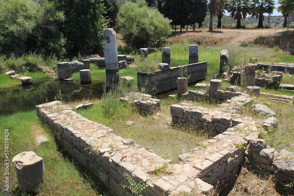 Fototapeta old stone cross