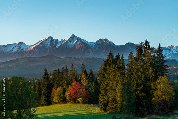 Fototapeta Tatry bielskie o poranku. Tatry Bielskie in the morning.