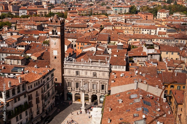 Obraz Piazza Delle Erbe, Verona viewed from the Torre dei Lamberti