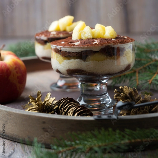 Obraz Cremedessert mit karamellisierten Äpfeln
