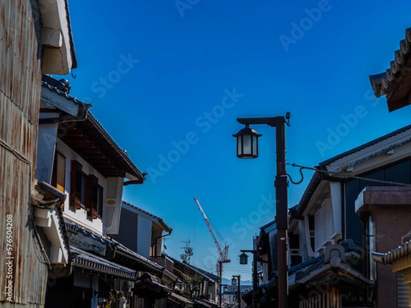 Obraz 古い街並みとクレーン