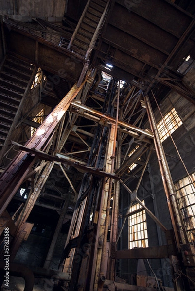 Obraz Cage d'ascenseur usine abandonnée