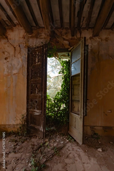 Obraz old abandoned building