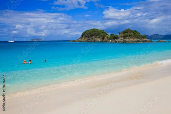 Fototapeta Picturesque Trunk Bay is very popular beach in St John, US Virgin Islands in the Caribbean 