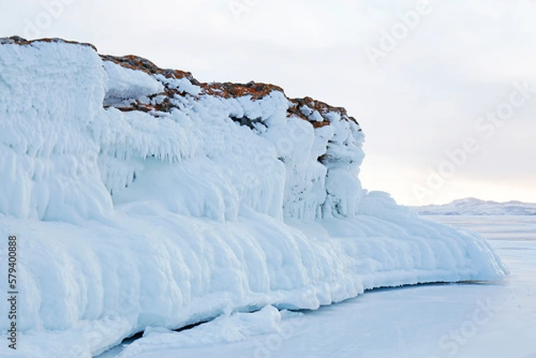 Fototapeta ice splashes on the rocks of Lake Baikal
