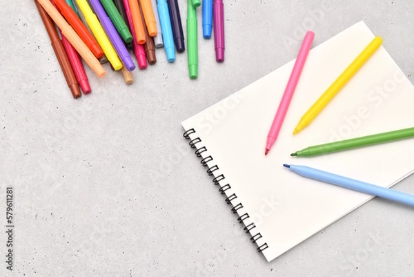 Obraz カラーペンとスケッチブック