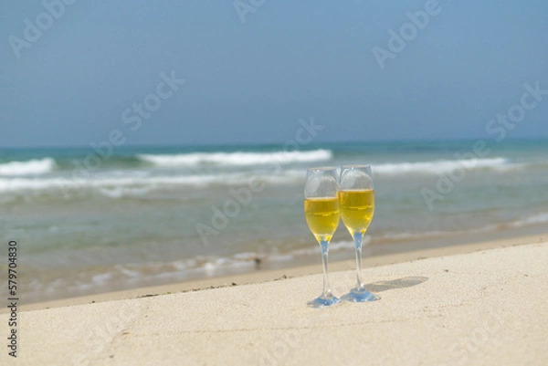 Fototapeta 砂浜とワイングラス
