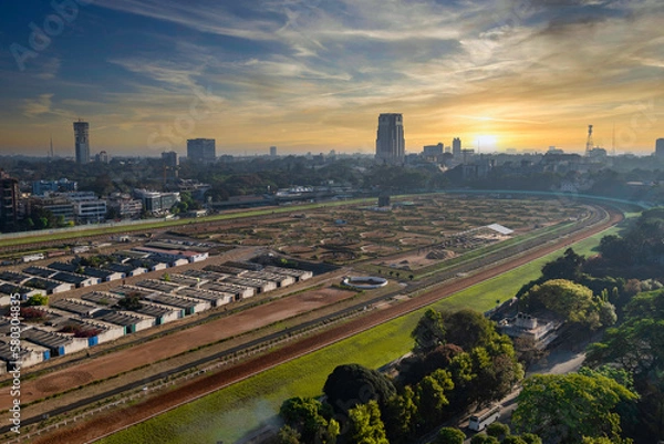 Fototapeta The Bangalore Race Course is a historic horse racing venue located in the heart of the city of Bangalore, India. It covers an area of about 85 acres and was established in 1920. 